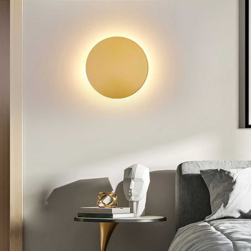 LunaGlow | Modern Black Metal Round Wall Sconce Light Fixture